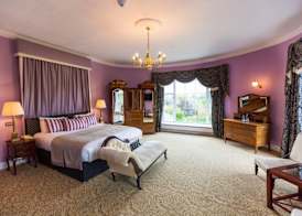 Castle Oaks House Hotel 5