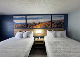 Days Inn by Wyndham Charlotte University 4