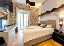 Boutique House Forty-Four 3