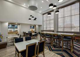 Hampton Inn Linden 5
