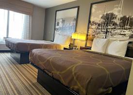 Delavan Inn and Suites 5