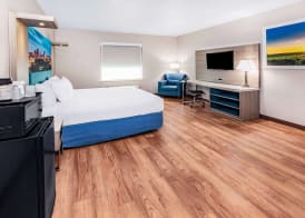 Days Inn & Suites by Wyndham San Antonio near Frost Bank Center 4