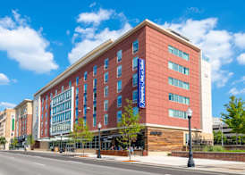 Hampton Inn & Suites Fort Wayne Downtown 2