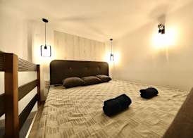 Cute gallery apartment close to the Basilica, Queen 3