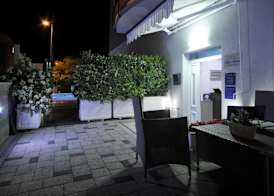 Apartments & Rooms Villa Maslina 4