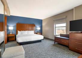 Comfort Suites near Birkdale Village- Huntersville 4