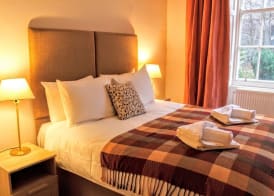 Traditional Georgian Flat in New Town, Sleeps 5-6 3