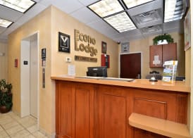 Econo Lodge Valdosta Mall Area 5