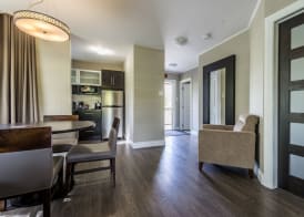 Ramada by Wyndham Ottawa On The Rideau 4