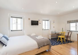 Alfama Loft Studio Loft Apartment w/ River View - by LU Holidays 4