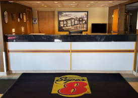 Super 8 by Wyndham Edmonton International Airport 4