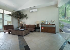 Court Meridian Hotel & Suites 2