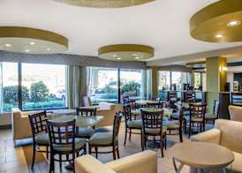 La Quinta Inn & Suites Oakland Airport Coliseum 4