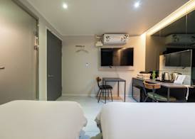 Mnlucky Hotel 4