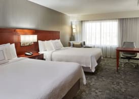 Courtyard by Marriott Kingston Highway 401 5