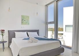 Seaview Luxury Villa Jacuzzi & Pool! 2 Min Beach 4