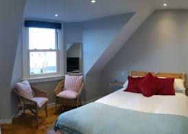 Falcon Crest Guest House 4