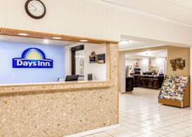 Days Inn by Wyndham Syracuse 3