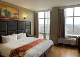 The Queens Hotel 4