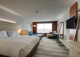 Holiday Inn Express & Suites GALESBURG by IHG 5