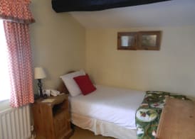 Bert's Rooms at The Black Horse Inn 3