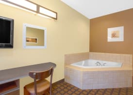 Microtel Inn & Suites by Wyndham Harrisonburg 5