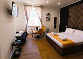 BlackWoody Contemporary Rooms - Napoli Centro Storico 5
