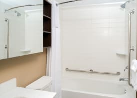 Microtel Inn & Suites by Wyndham Red Deer 4