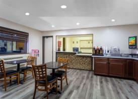 Super 8 by Wyndham Abingdon VA 5