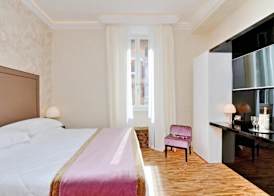 BQ House COLOSSEUM Luxury Rooms 4