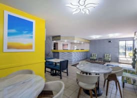 Days Inn & Suites by Wyndham Fort Bragg/Cross Creek Mall 3