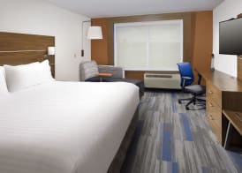 Holiday Inn Express & Suites ALTOONA by IHG 5