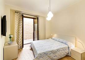 GuestHost - Calipso Seaview Flat with Private Parking 2