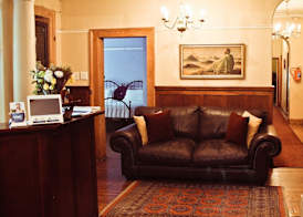 Mountain Manor Guest House & Executive Suites 2