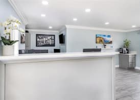 Aura Inn Monterey 2
