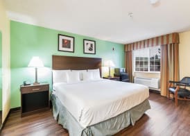 Days Inn by Wyndham Federal Way 5