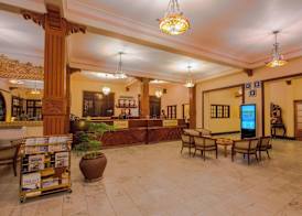 Protea Hotel by Marriott Dar es Salaam Courtyard 3
