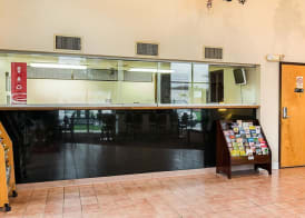 Econo Lodge Andrews AFB 2