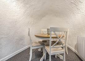 Cottage - Sleeps 6 - Pet Friendly - Patio 3