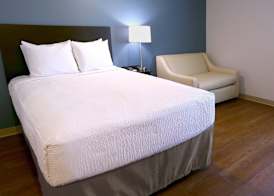 WoodSpring Suites Buford near Mall of Georgia-Lake Lanier 5