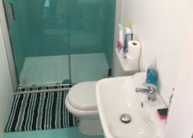 PAIGNTON S ONLY Ground floor Garden 2 Bedroom Apartment in front of the Pier & your Very own Private FREE Car space ,2 Double beds , 2 Single Beds , Kitchen , Air Fryer , 50 Blue ray Films ,Hotel Rece 5