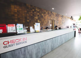 Feung Nakorn Balcony Rooms and Cafe 2