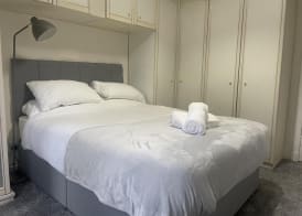 Immaculate 3-bed Apartment in Glasgow Close to M8 5