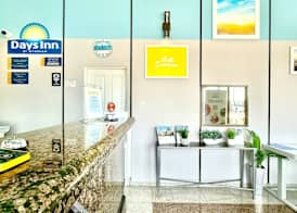 Days Inn by Wyndham Los Angeles LAX Airport Stadium Area 4