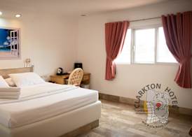 Clarkton Hotel Apartment 3