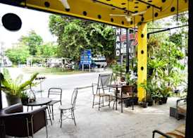 Hand Hotel 3