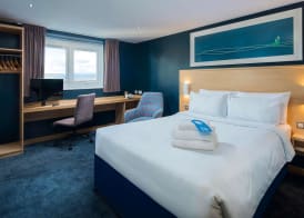 Travelodge London Central City Road Hotel 5