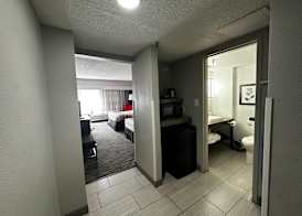 Country Inn & Suites by Radisson, Williamsburg East Busch Gardens , VA 5