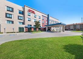 Hampton Inn & Suites Dallas - Farmers Branch 2