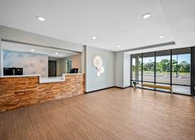 ECHO Suites Extended Stay By Wyndham Naples 3